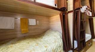 Хостел Fresh Hostel Kazan Казань Место на двухъярусной кровати в общем 8-местном номере для мужчин-5